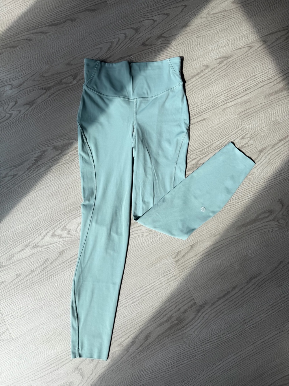 Lululemon Base Pace High-Rise Tight 25" - Size 4 - Misty Glade